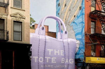 marc jacobs tote.jpg